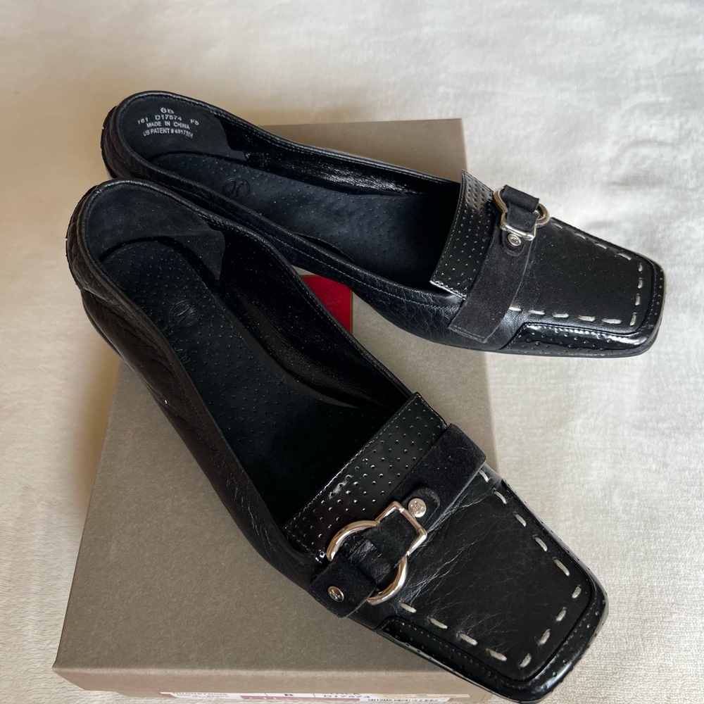 Cole Haan Black Loafers with Patent Toe and Silver Buckle Size 6 NWOT Vintage - Picture 2 of 4
